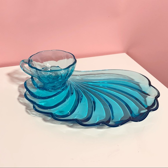 Vintage retro shell tray with matching teacup